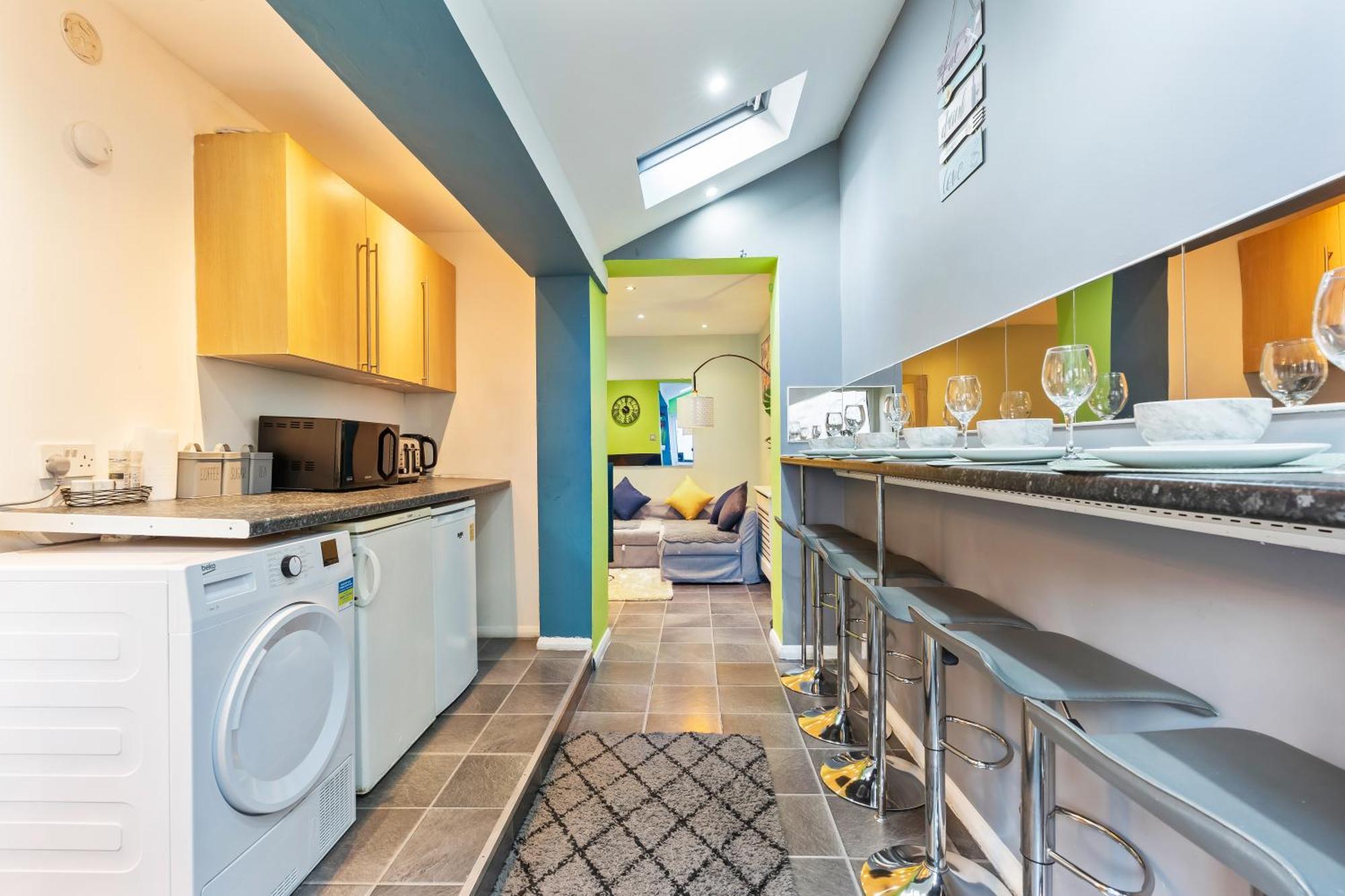 Comfy 4Br House Close To Subway London Exterior photo