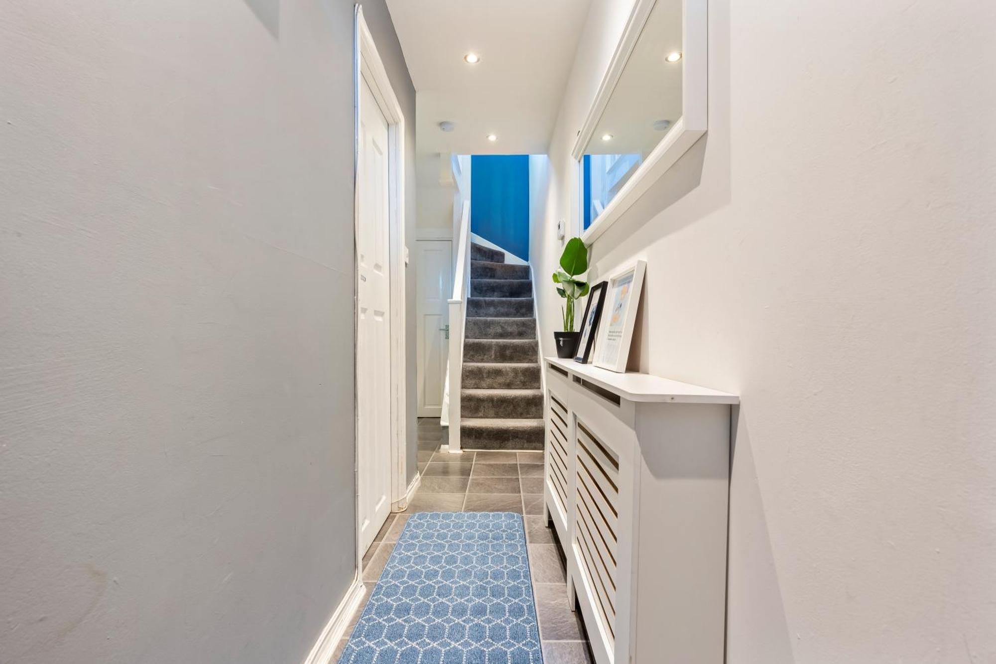 Comfy 4Br House Close To Subway London Exterior photo
